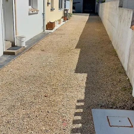 Maison Avec Garage Proche De La アパート *