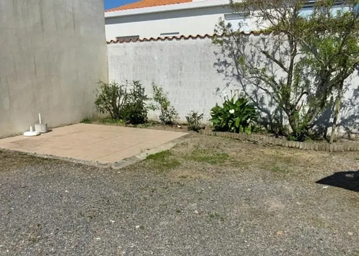 アパート Maison Avec Garage Proche De La レ・サ​​ーブル・ドロンヌ